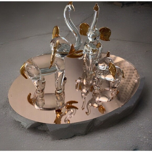 Vtg Clear Glass Elephants With Baby Figurine Gold Trim & Mirror 6x4x3 Trunks Up - Picture 2 of 7